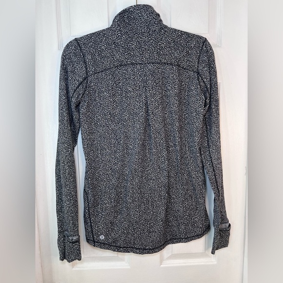 Lululemon Extra Mile 1/2 Zip Reflective Heathered Black pullover, Size 6 - Picture 7 of 8